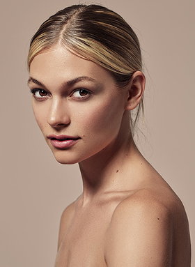 Julia Miller. (model)