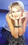 Nicholle Tom