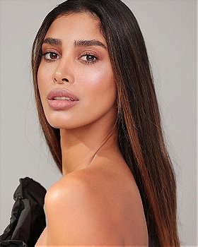 Victoria Gonzalez model