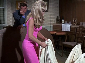 I Dream of Jeannie S5.E14 - Never Put a Genie on a Budget