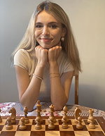 File:Anna Cramling, Chess player in Kungsträdgården,Stockholm 5