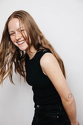 Amélie Hoeferle pictures and photos