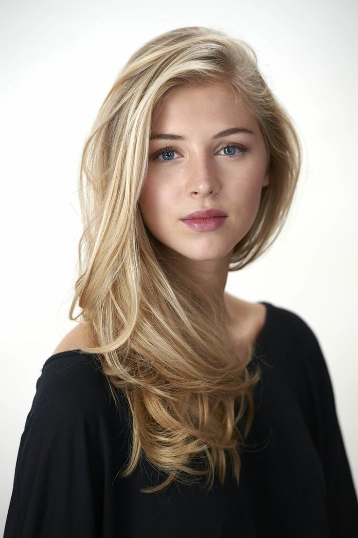 Hermione Corfield autograph